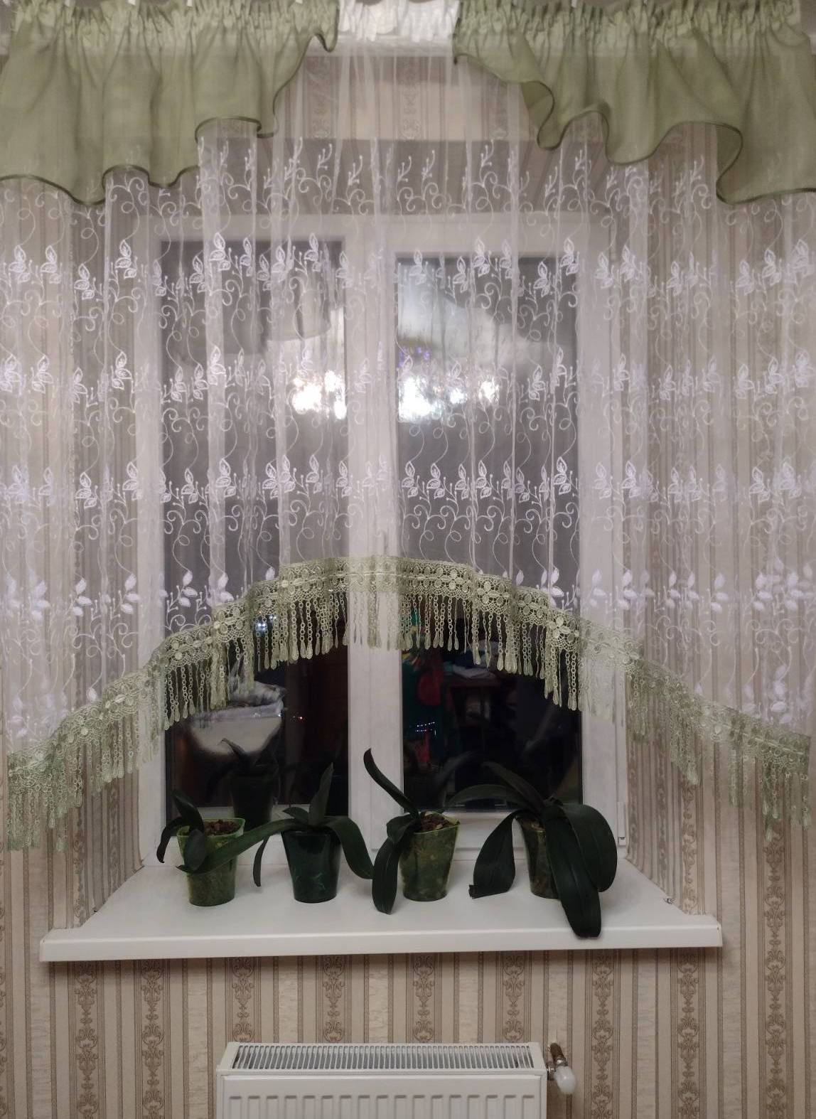 Кухонная Тюль Арочка "Маричка", верх - салатовые рюшки, кружево снизу,